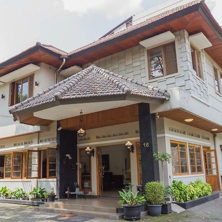Hotel Wisma Dago Itb Bandung Exterior foto